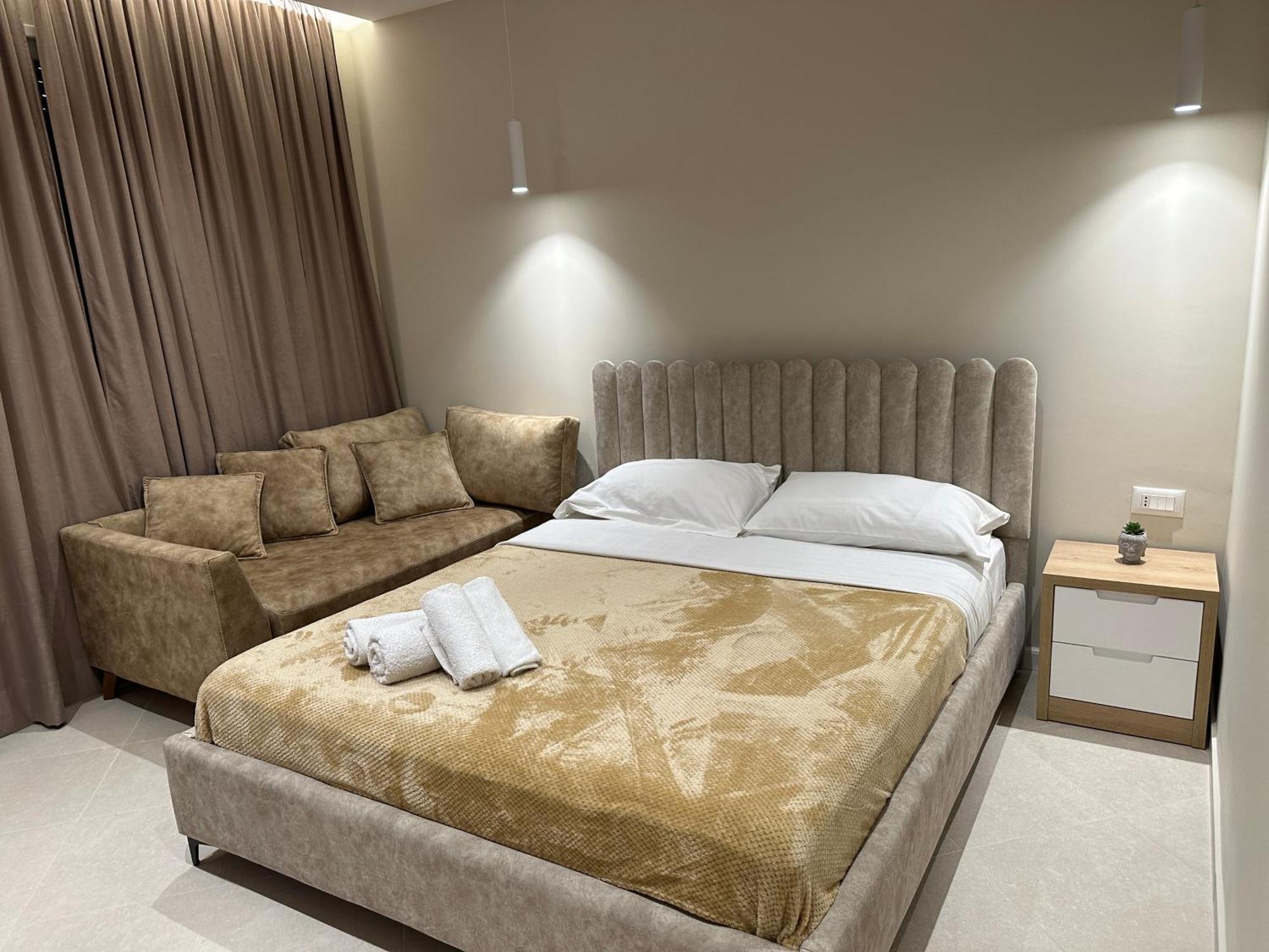 Beachfront Apartment With Balcony Vlore Ngoại thất bức ảnh
