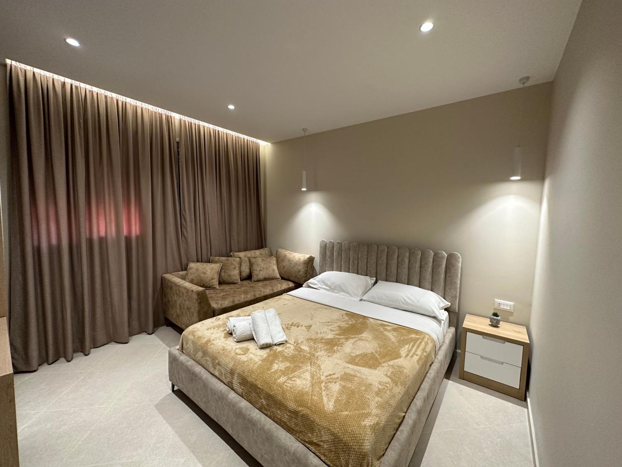 Beachfront Apartment With Balcony Vlore Ngoại thất bức ảnh