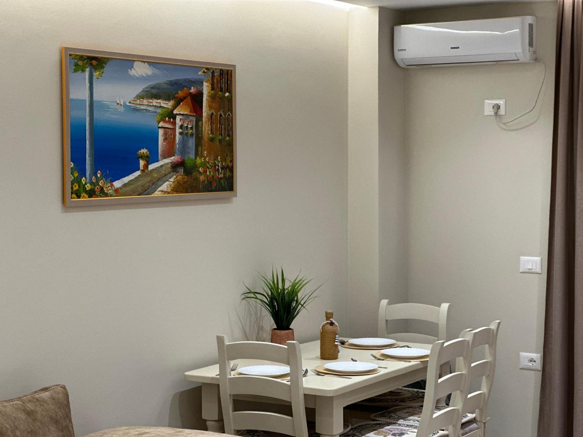 Beachfront Apartment With Balcony Vlore Ngoại thất bức ảnh